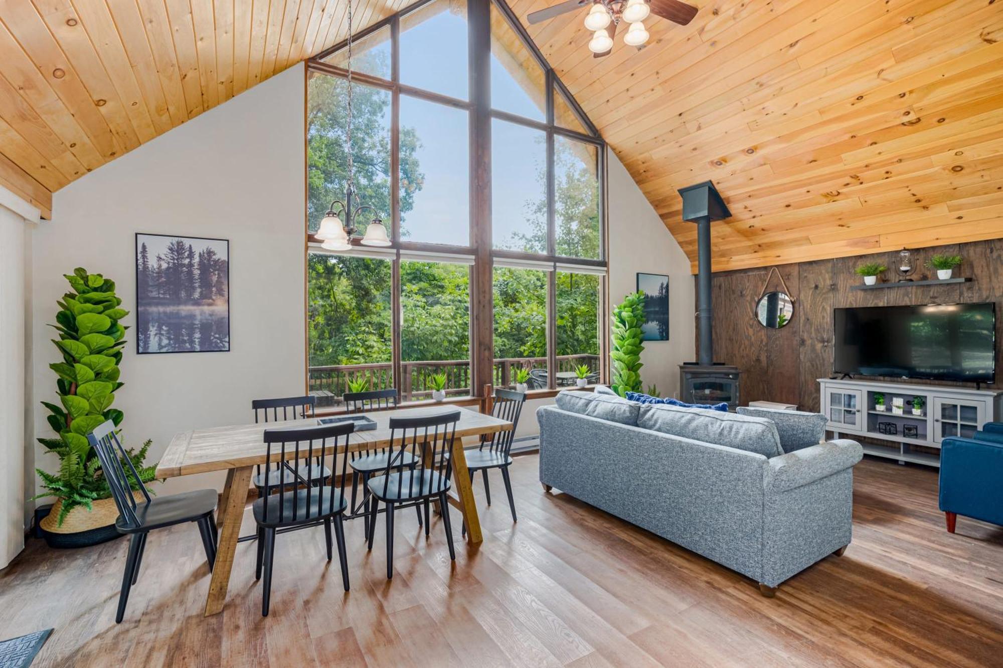 Quaint Loft Cabin W Hot Tub, Firepit, Deck & Grill Hedgesville Exterior photo